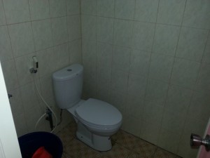 toilet duduk di Griya Kusuma